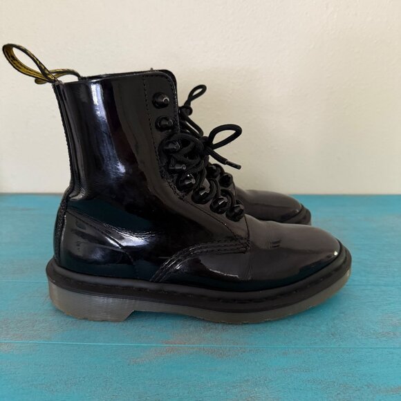 Dr. Martens Women's Pascal Black Patent Leather Lamper Boots Sz 6 - Picture 1 of 13